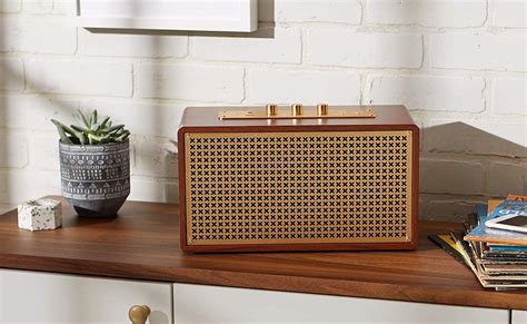 This Retro-Inspired Bluetooth Speaker Gives Off Mad Men Vibes