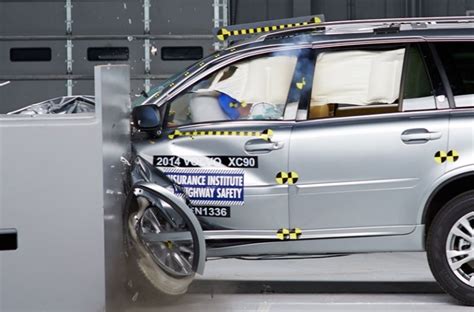 New SUV Crash Test Ratings Vary Widely