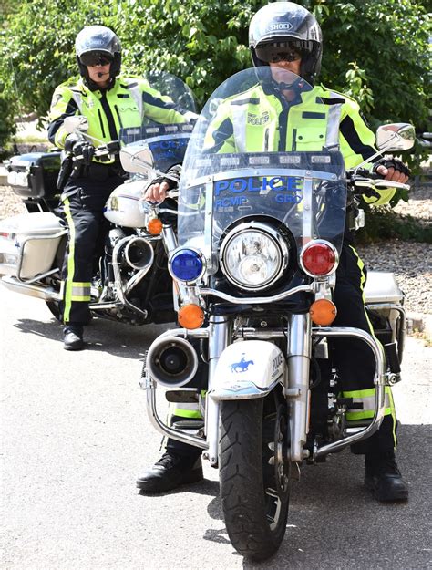 New motorcycles help Prince Albert RCMP spot unsafe drivers - SaskToday.ca