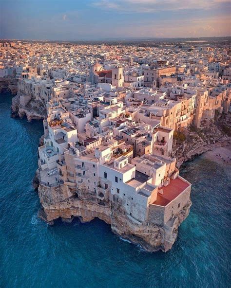 Bari, Itália | Italy travel, Places to travel, Cool places to visit