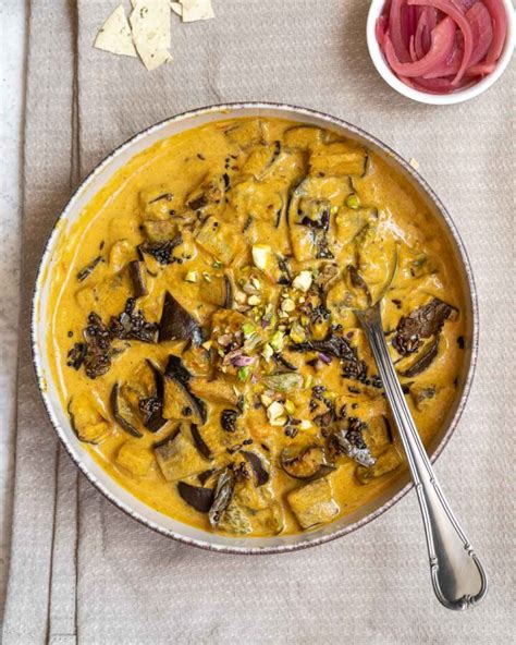 Aubergine Curry Recipe (Eggplant Curry) - Six Hungry Feet