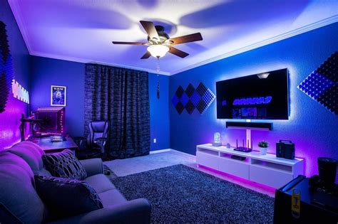 Pin by Raven Wyatt on AZ Living in 2020 | Bedroom setup, Chill room, Game room decor
