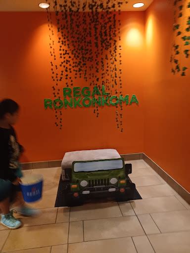 Movie Theater «Regal Cinemas Ronkonkoma 9», reviews and photos, 565 ...