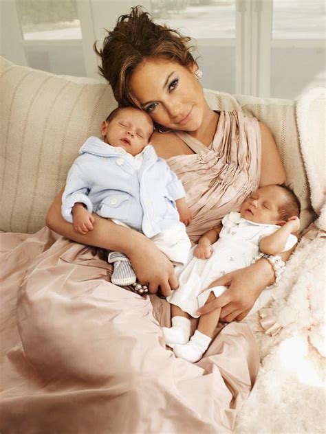 .Jennifer Lopez and her twins. | Jennifer lopez photos, Jennifer lopez ...