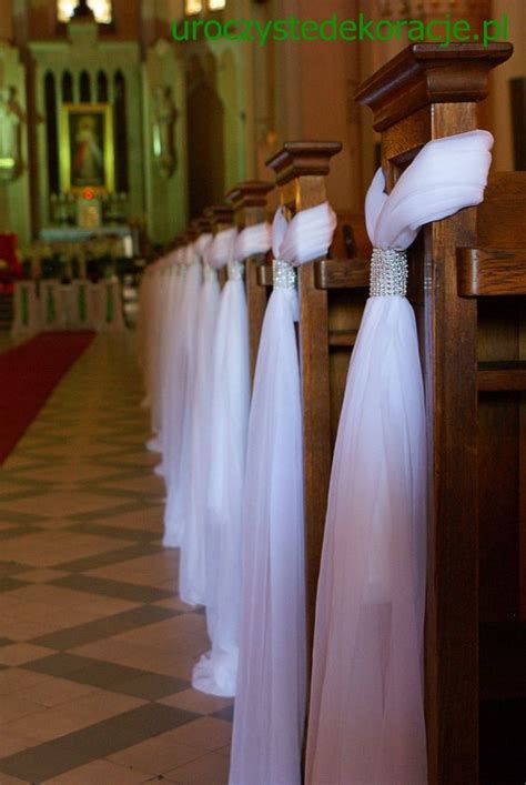 Un sencillo y elegante adorno para las bancas en la iglesia o capilla ...