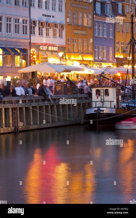 Denmark, Copenhagen, Nyhavn, night Stock Photo - Alamy