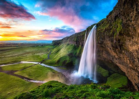 Most Beautiful Waterfalls in the World: Niagara Falls, Iguazu Falls and More