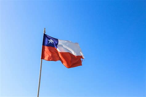 Fotos gratis : viento, juguete, Chile, cielo azul, bandera roja, Bandera de los estados unidos ...