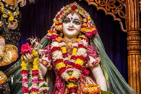 ISKCON Mayapur Deity Darshan 04 Jan 2018 (11) | Krishna radha painting ...