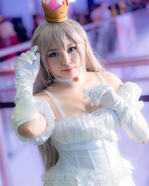 Boosette cosplay by @kai.nicorin | Princess Boo | Know Your Meme