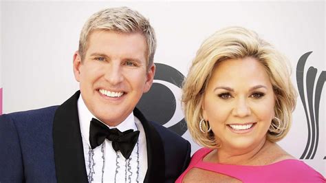 Todd & Julie Chrisley to Be Arrested By U.S. Marshals, Warrants Issued ...