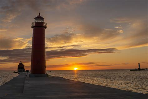 Grand Haven Pier Lighthouse Sunset - a6000 with Sigma 30mm : r/SonyAlpha