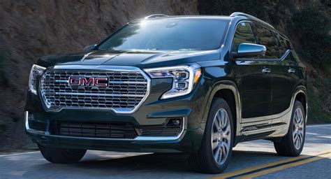 2022 GMC Terrain Debuts With Updated Looks, Rugged New AT4 Variant ...