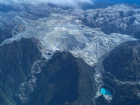 Foreign tourists detained in West Papua for entering Freeport mine area - Free West Papua