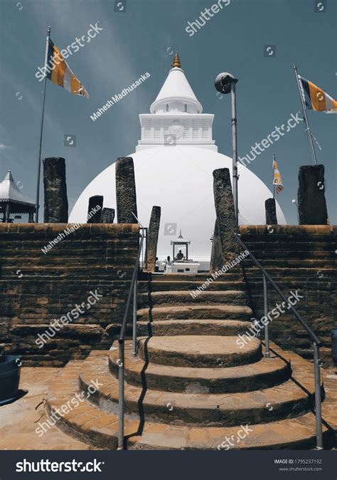 45 Katharagama Temple Images, Stock Photos & Vectors | Shutterstock