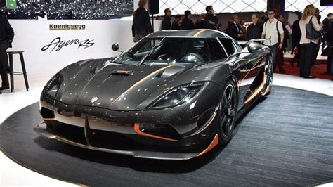 Koenigsegg breaks world’s fastest production car record with 277.9mph run | Express & Star