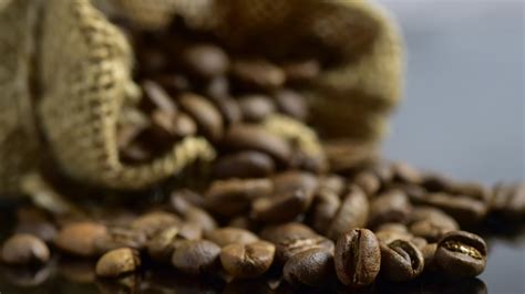 The Reason Peaberry Coffee Beans Are So Divisive