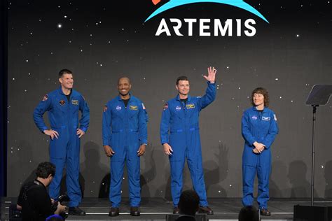 Today's Image Of The Day: Artemis II Crew Revealed : r/nasaiotd