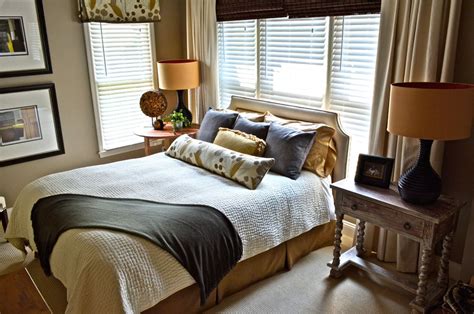 How to arrange a small bedroom with a queen-size bed – TopsDecor.com