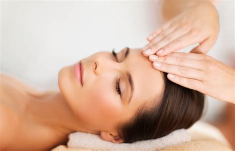 Facial Massage for Effective Contouring | American Spa