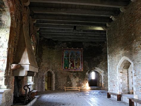 Photographs of Caerphilly Castle, Caerphilly, Wales: Hall in the gatehouse