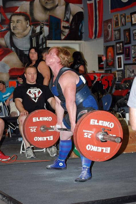 Air Guard spouse sets bar as national woman powerlifter > Air National Guard > Article Display