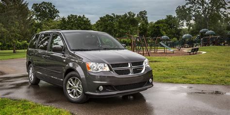 2014 Dodge Grand Caravan Review | Consumer Guide Auto