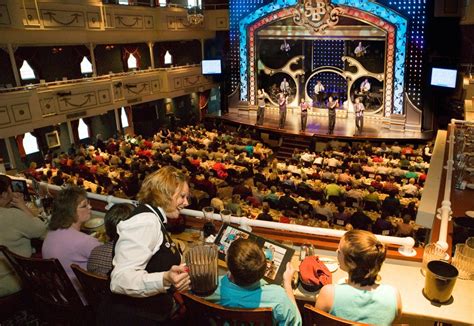 Dinner and a Show - Come Aboard the Showboat Branson Belle - Jen Around the World