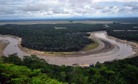 Penasaran? Berikut 5 Sungai Terpanjang di Indonesia!