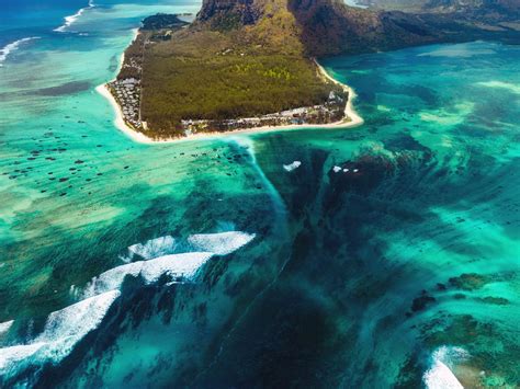 The Story Behind Mauritius’ Stunning Underwater Waterfall