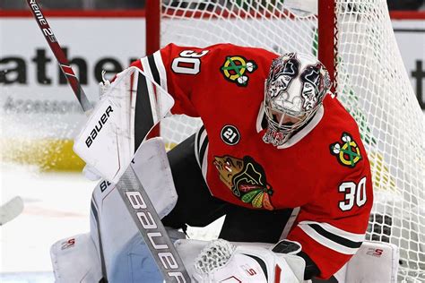 Cam Ward stays hot, reasserts himself in Blackhawks' goalie rotation ...