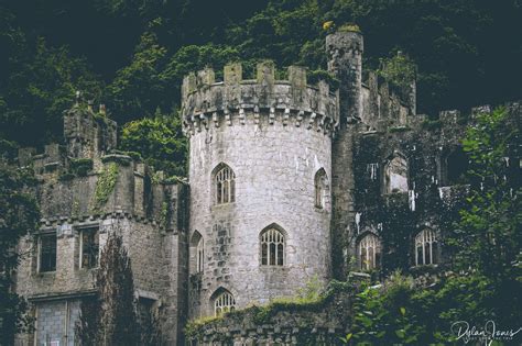 Exploring the ruins of Gwrych Castle in North Wales - Shoot from the Trip