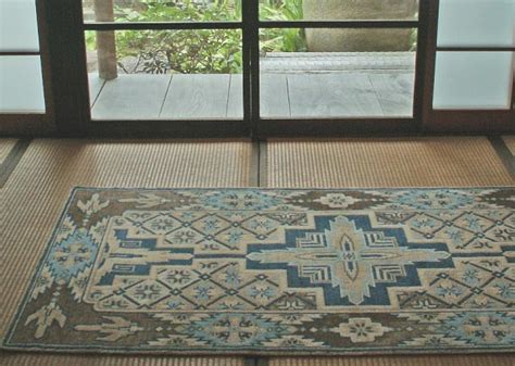 A Japanese "Dantsu" rug - Parvizyar il nodo antico