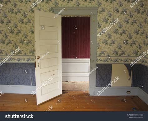 Interior Abandoned Neglected Home Natural Light Stock Photo 1900819309 ...