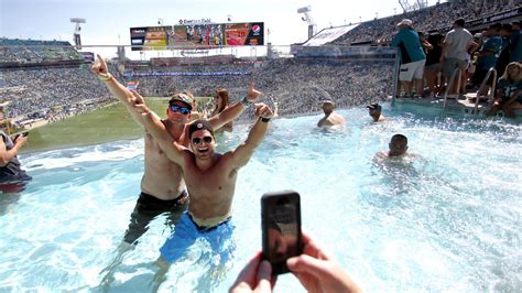 Jaguars EverBank Field's pool-side cabanas win international award - ESPN - AFC South- ESPN