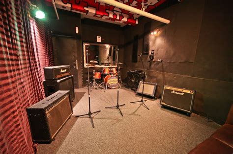 band rehearsal studio - Google Search (With images) | Music studio room, Music room design ...