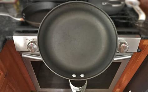 Are Calphalon Pans Oven-Safe? (Quick Guide) - Prudent Reviews