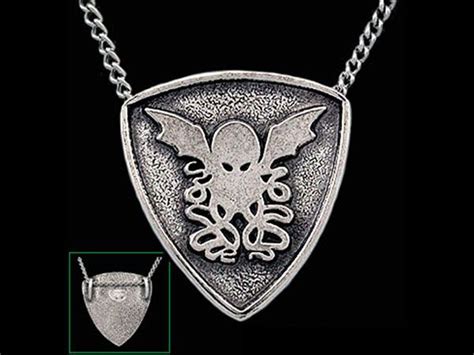 Cthulhu Crest Necklace | Cthulhu necklace, Cthulhu jewelry, Call of cthulhu