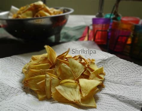 Breadfruit chips: