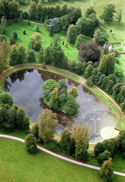 Poignant photos show Princess Diana's grave on the 22nd anniversary of ...