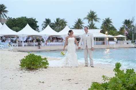 Kalila & Kevin – The Wharf, Grand Cayman – David Wolfe Caribbean Photographer Blog – Cayman Islands