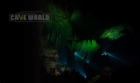 Cave Exploration – Cave World