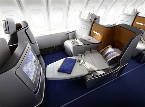 The best business class seats on Lufthansa's Boeing 747-8s - Executive ...