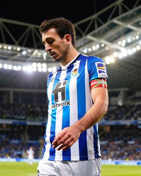 Real Sociedad captain is seriously injured and will miss six months ...