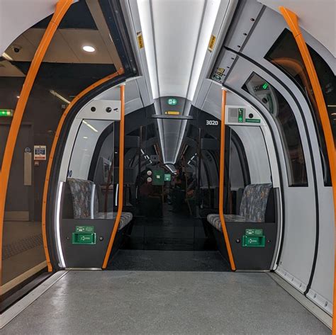 New trains launch for passengers on Glasgow Subway - BBC News