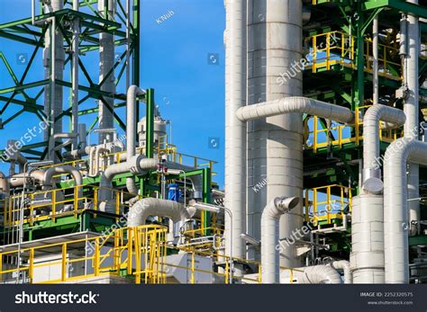 Oil Gas Tank Distillation Reactor Column Stock Photo 2252320575 | Shutterstock