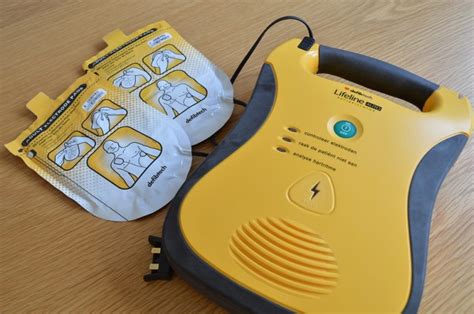 CPR combined with the use of an AED saves more lives - cprinlondon