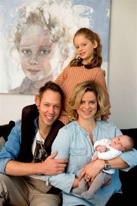 RANDOM THOUGHTS OF A LURKER: Kim Clijsters shares family portrait