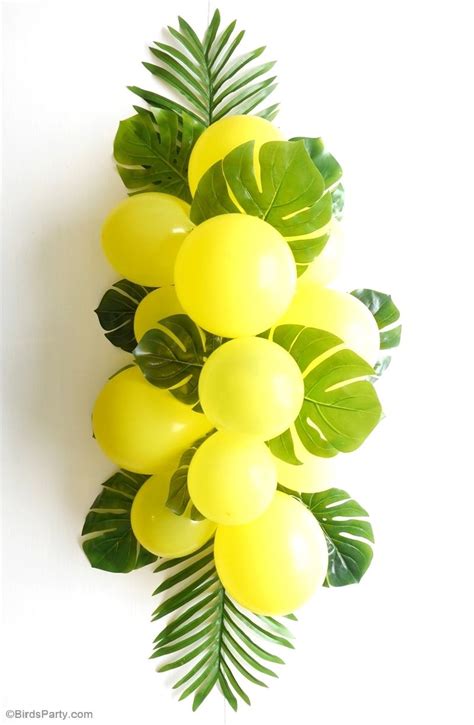 DIY Balloon and Fronds Tropical Party Table Centerpiece Garland - learn ...