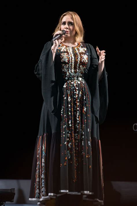 Adele's Style Evolution, From '19' Era To Now in 2020 | Adele style, Celebrity style, Style